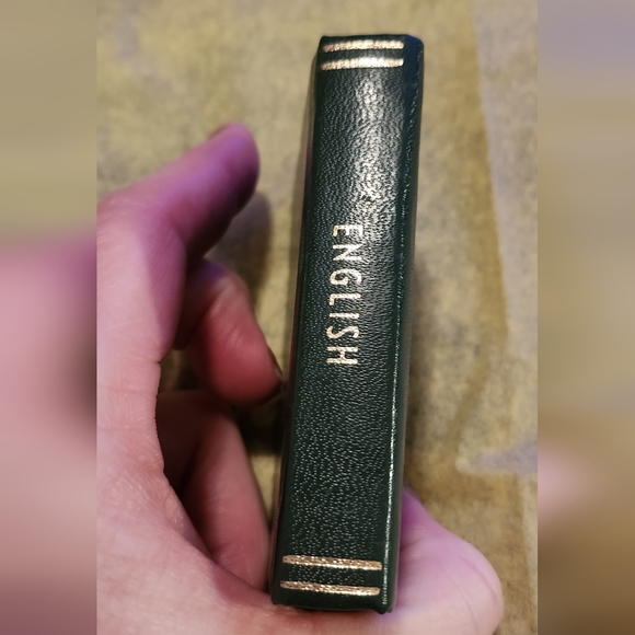VINTAGE English Dictionary 1964 Midget Series Green 3.25" X 2.25" - Picture 2 of 9